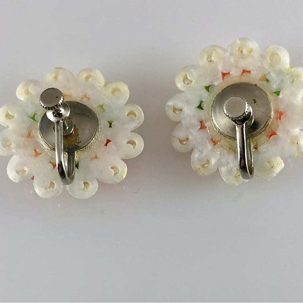 50s Sea Shell Earrings Pink Floral Novelty Faux Pearls Scalloped edge Screw Back - Picture 5 of 8